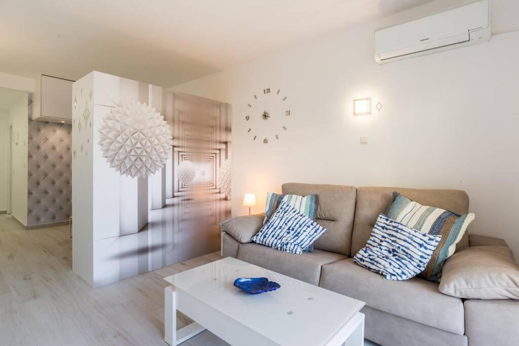Sol Apartment - C&G Benal Beach 베날마데나코스타 외부 사진