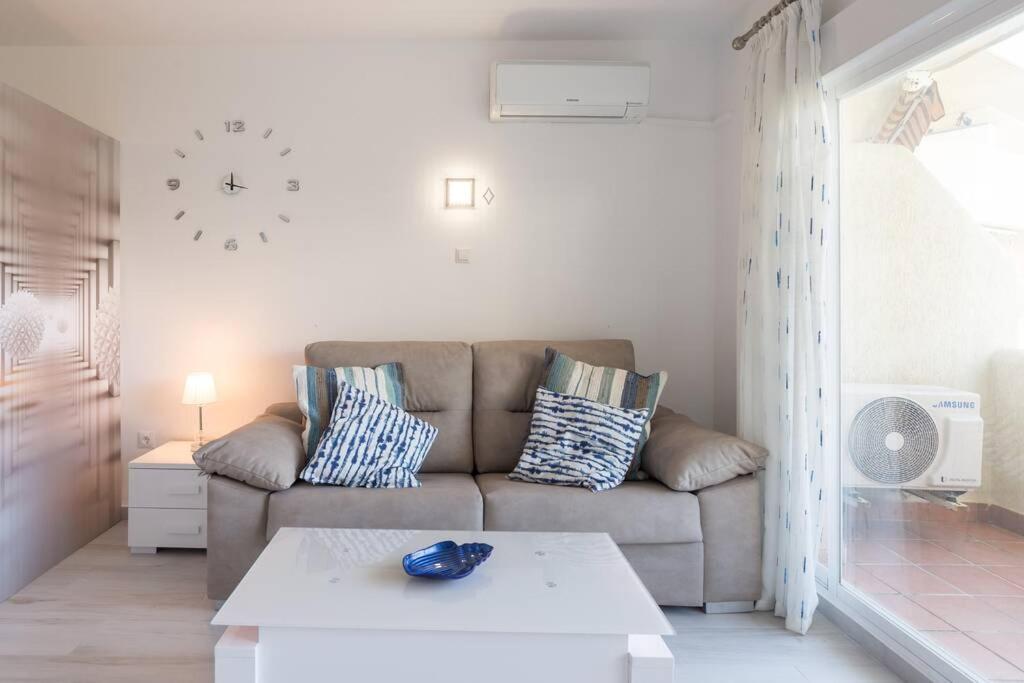Sol Apartment - C&G Benal Beach 베날마데나코스타 외부 사진